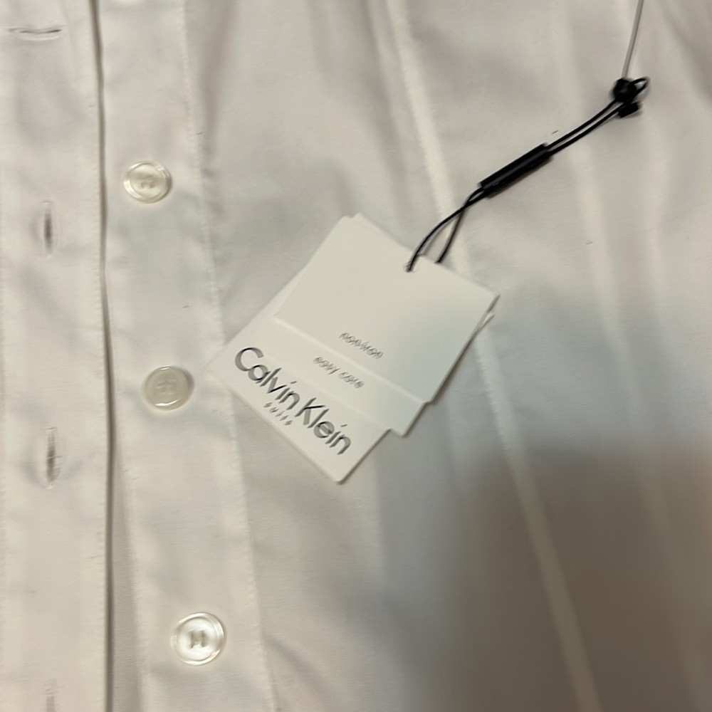 Calvin Klein - Picture 3 of 6